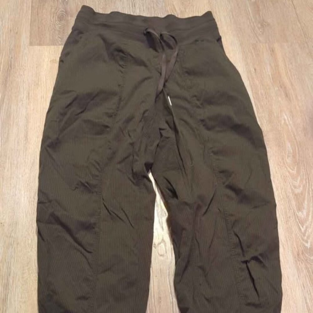 Women’s Lululemon Dance Studio Pants Size: 2
